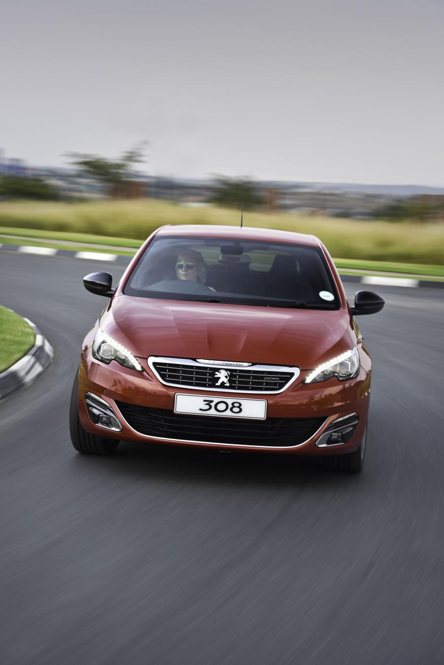  Peugeot 308 GT Line 2015 года  (ZA) (фото 16 из 27)
